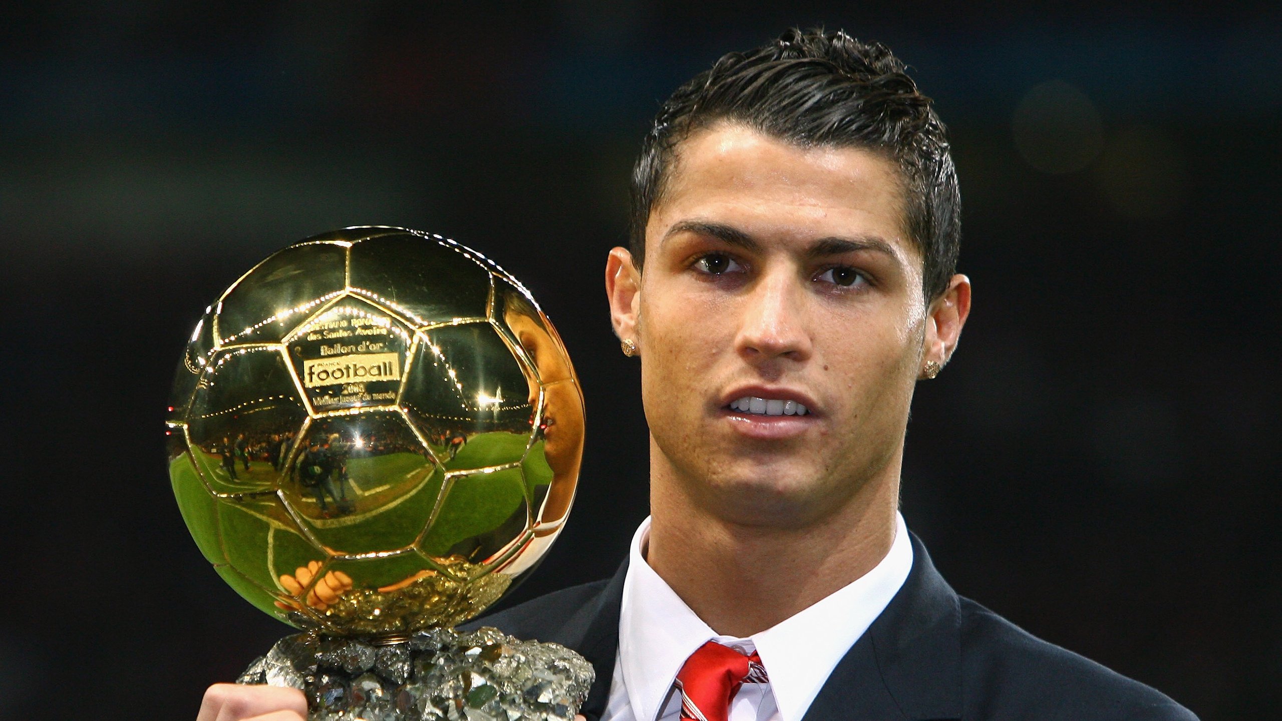 尤文图斯引援成功，中场实力显著增强