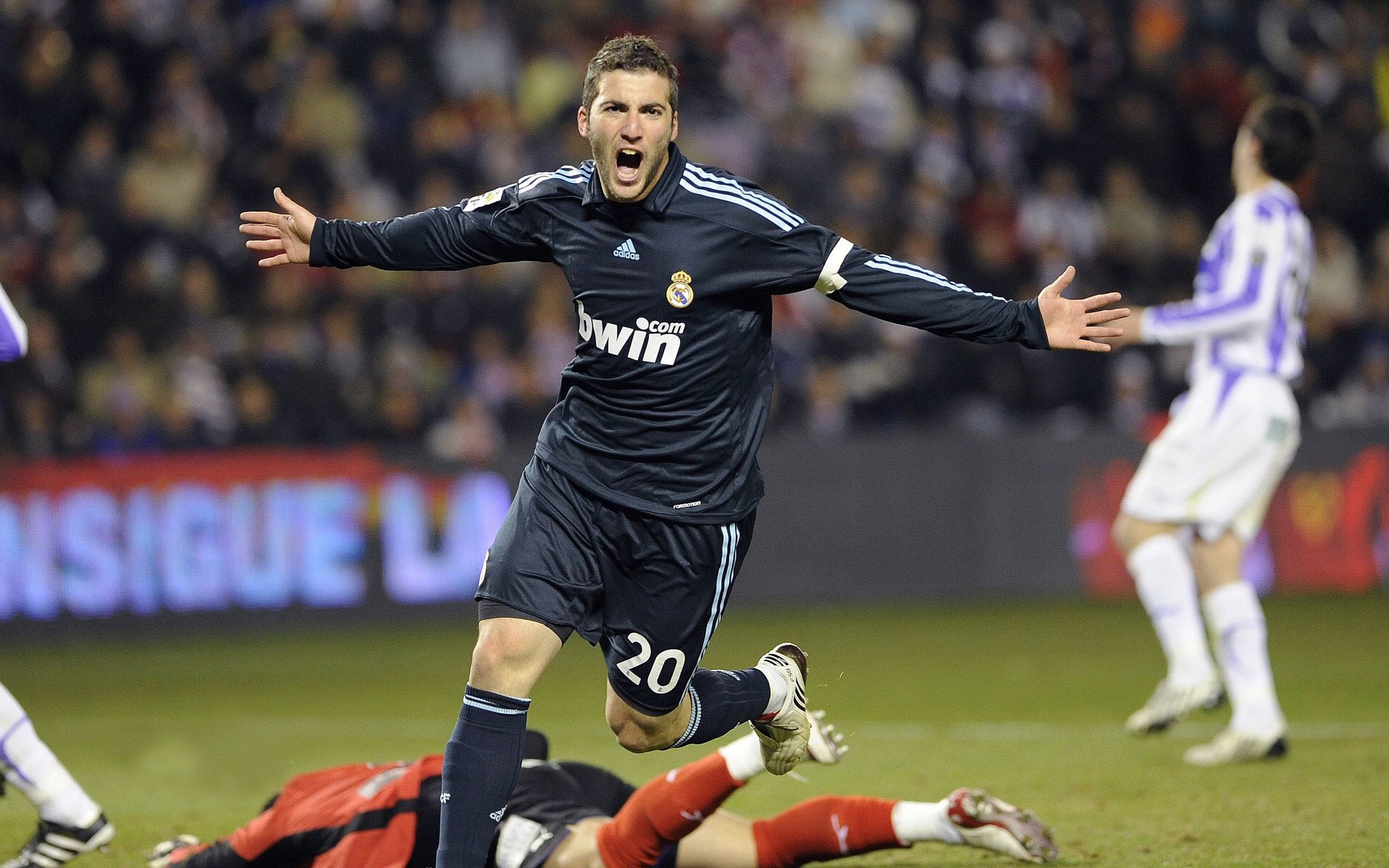 开云app下载安装-未来足球场馆将实现全景监控和智慧安防，确保安全稳定，足球场监控方案